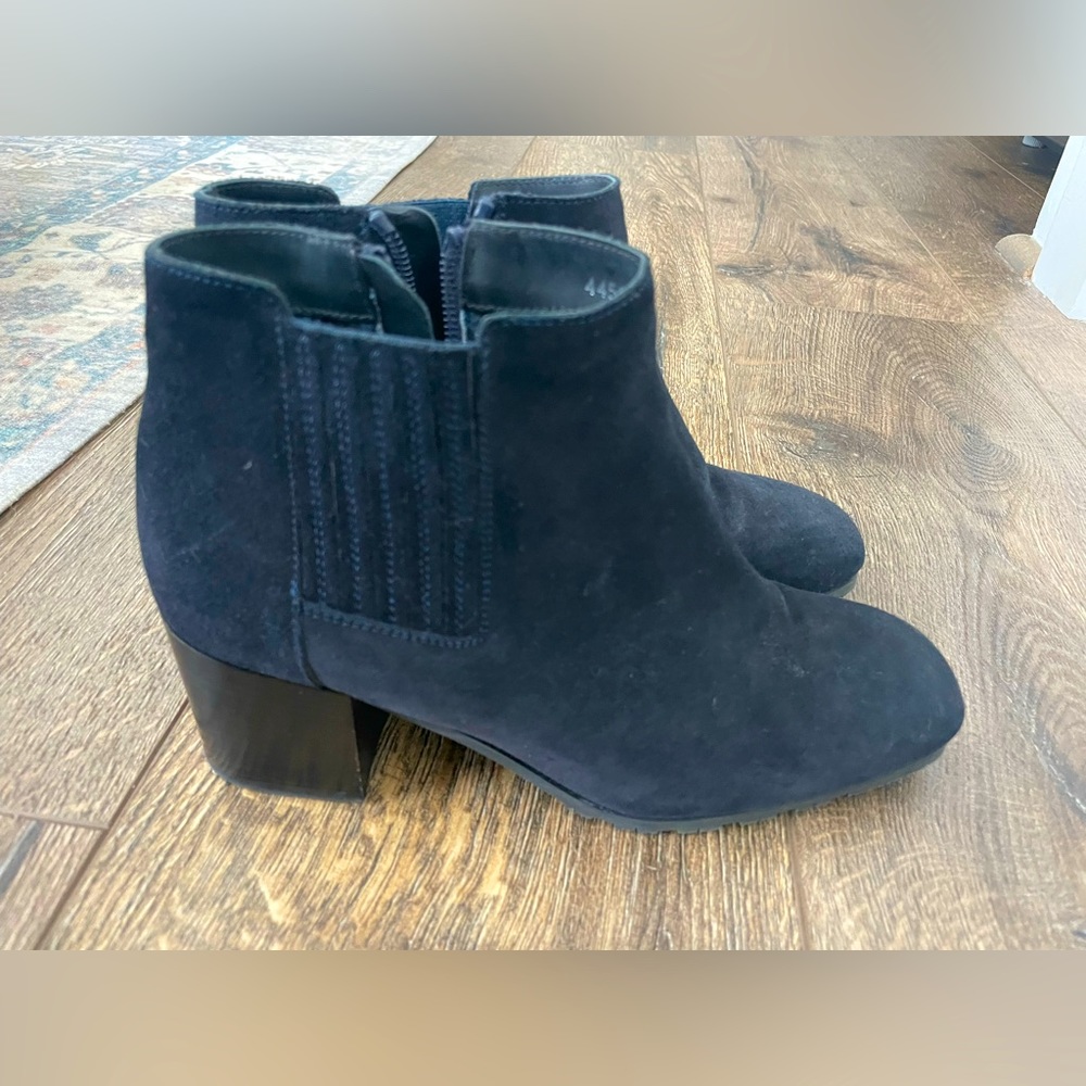 Aquatalia Suede Navy Booties 7.5